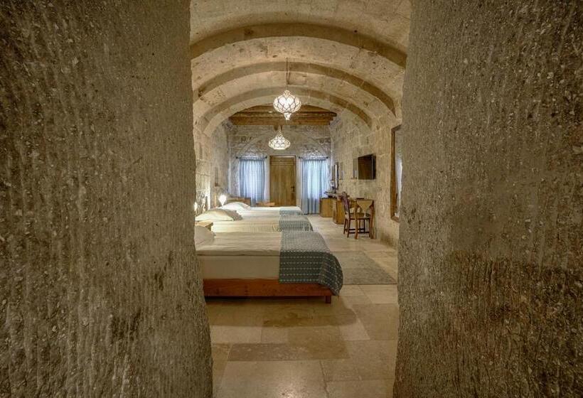 اتاق استاندارد سه نفره, Hera Cave Suites