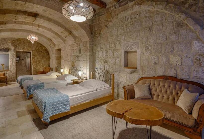 اتاق استاندارد سه نفره, Hera Cave Suites