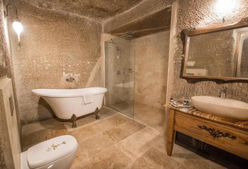 سوییت, Hera Cave Suites