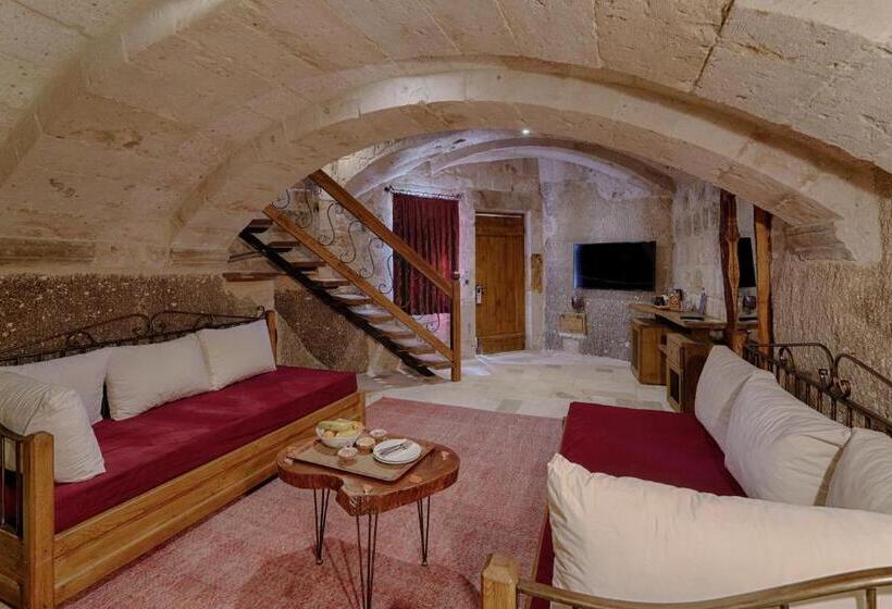 스위트 킹사이즈 침대, Hera Cave Suites