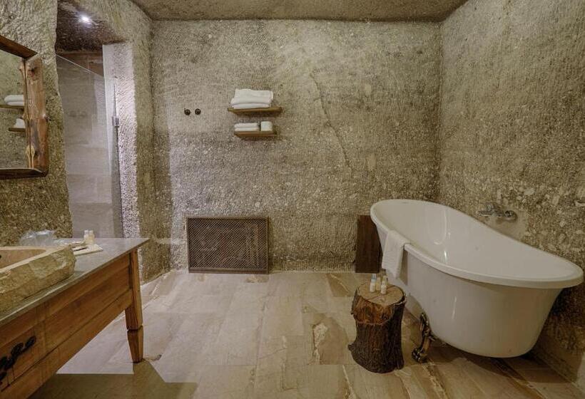 سوئیت با تخت بزرگ, Hera Cave Suites