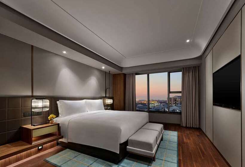 带大床的标准工作室, Hilton Bogota Corferias