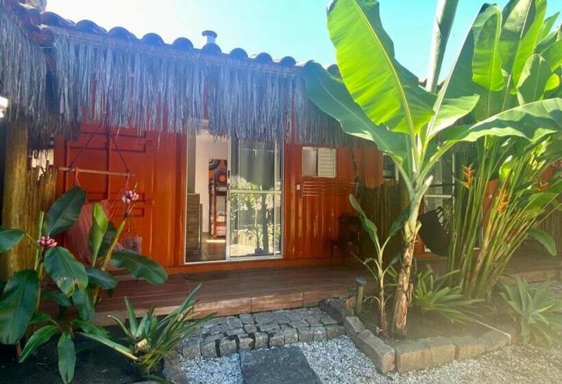 Quarto Quádruplo Estandar, Pousada Papaya Container