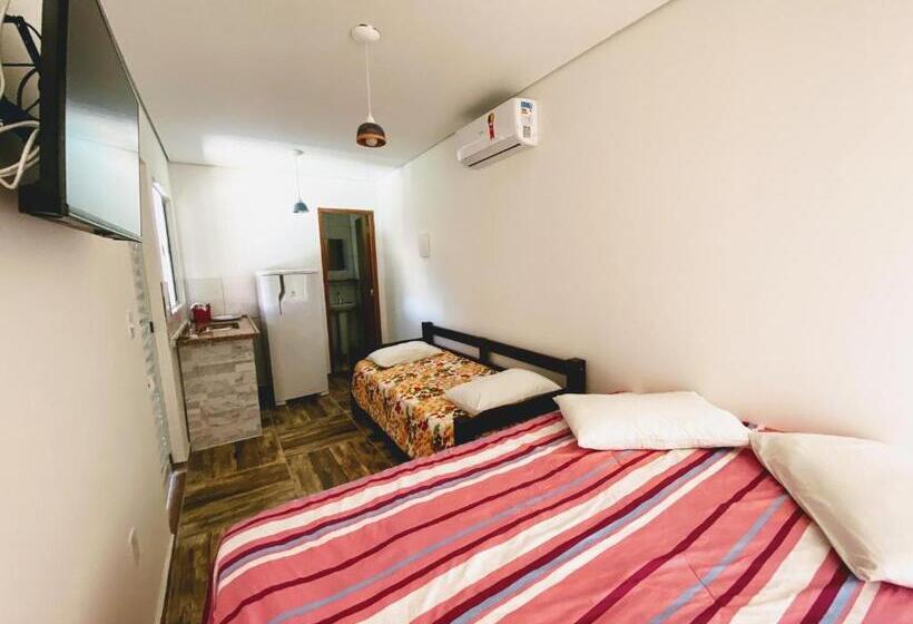 کلبه ییلاقی, Pousada Papaya Container