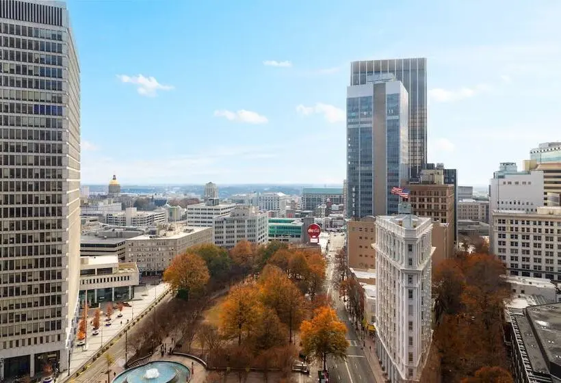 اتاق لوکس با چشم‌انداز شهر, The Candler Hotel Atlanta, Curio Collection By Hilton