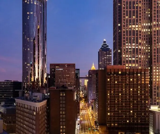 سوئیت برای معلولان, The Candler Hotel Atlanta, Curio Collection By Hilton