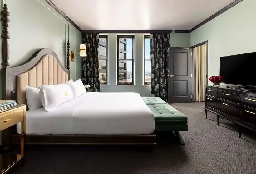 سوئیت برای معلولان, The Candler Hotel Atlanta, Curio Collection By Hilton