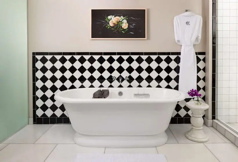 سوییت لوکس, The Candler Hotel Atlanta, Curio Collection By Hilton