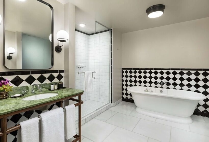 带城市景观的套间, The Candler Hotel Atlanta, Curio Collection By Hilton