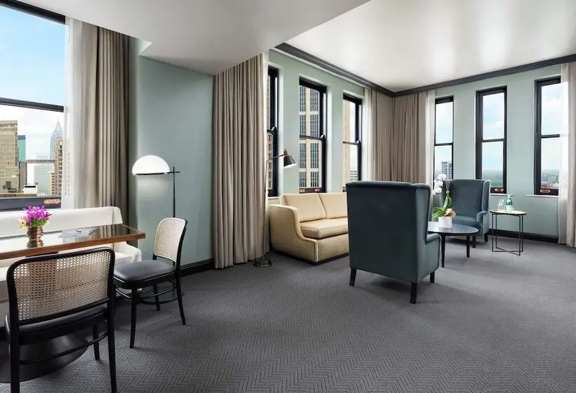 مجموعه ویستا شهر, The Candler Hotel Atlanta, Curio Collection By Hilton