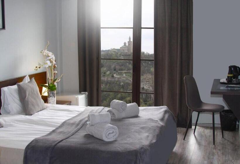 스탠다드 룸, The Hill