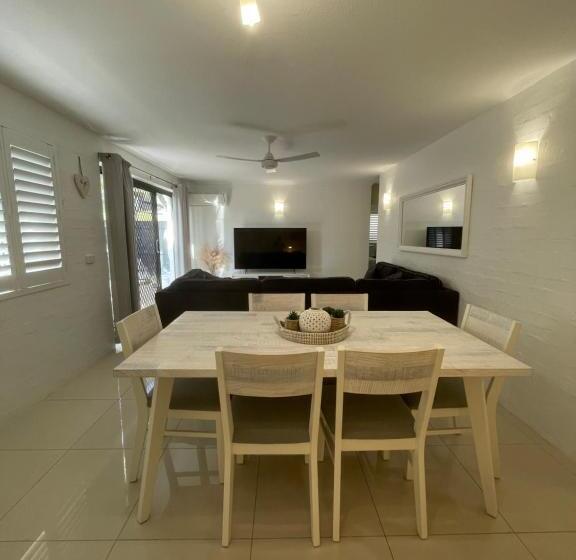 Апартаменты 2 Спальни Внутрение, Myuna Holiday Apartments