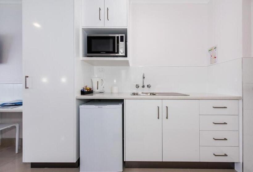 اتاق خانوادگی, Casa Nostra Motel Mackay