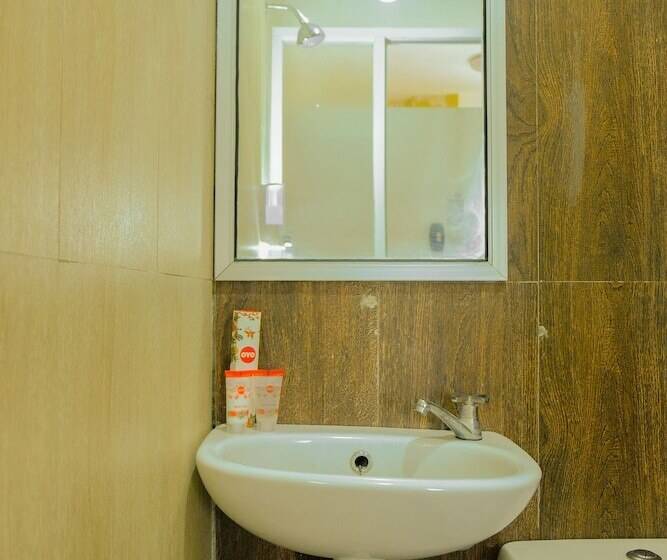 جناح عائلي, 32 Guest House By Oyo