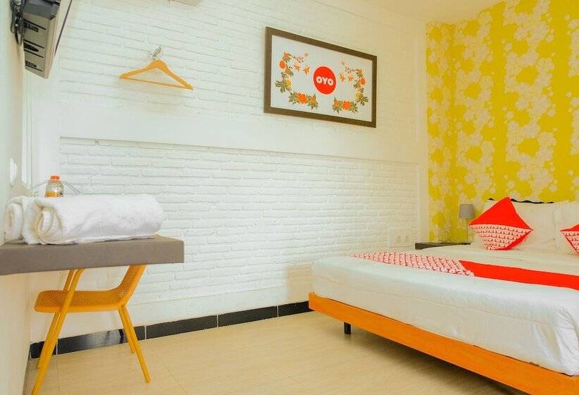 جناح عائلي, 32 Guest House By Oyo