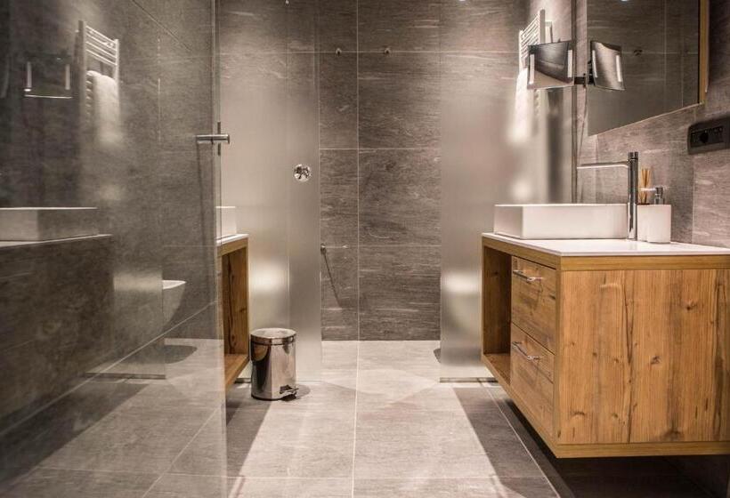 סוויטה עם מרפסת, La Vetta