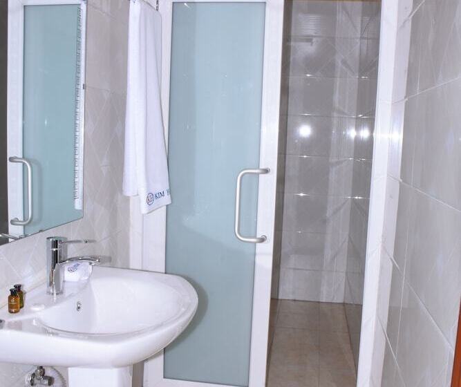 اتاق لوکس, Kim