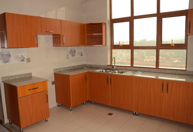 سوییت اجرایی, Kim