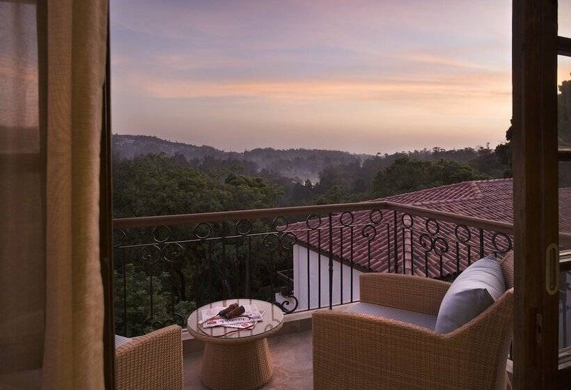 جناح ديلوكس, The Tamara Kodai