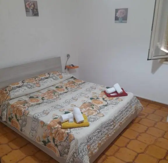 اتاق استاندارد با سرویس بهداشتی مشترک, Bed And Fly Aeroporto Catania Reception H24