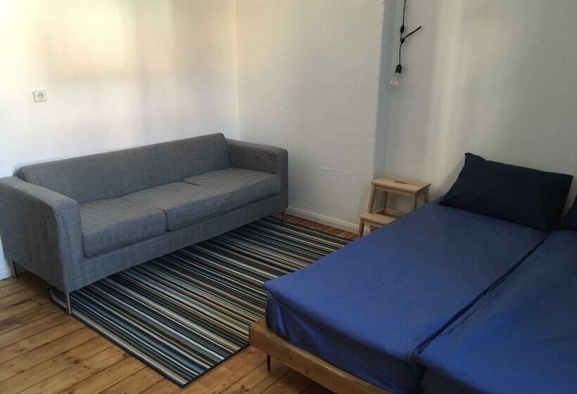 豪华房间, Generaator Sofia