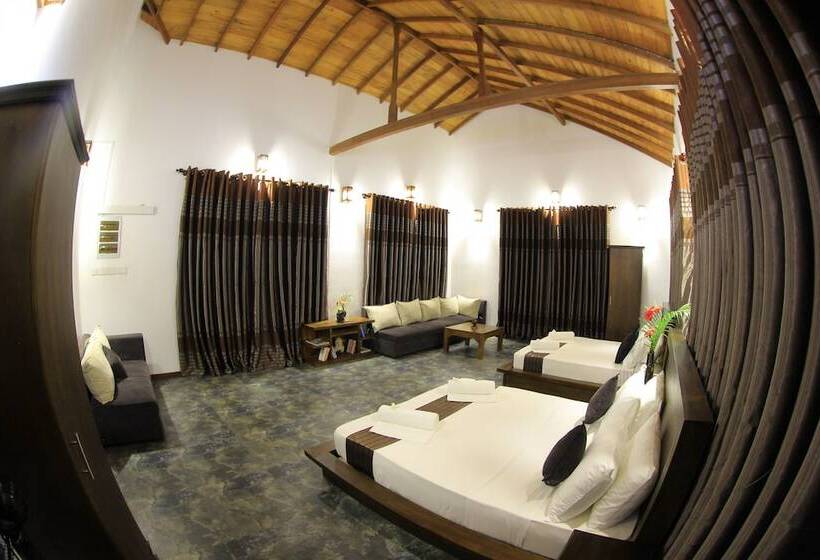 اتاق لوکس خانوادگی, Villa Hiriketiya