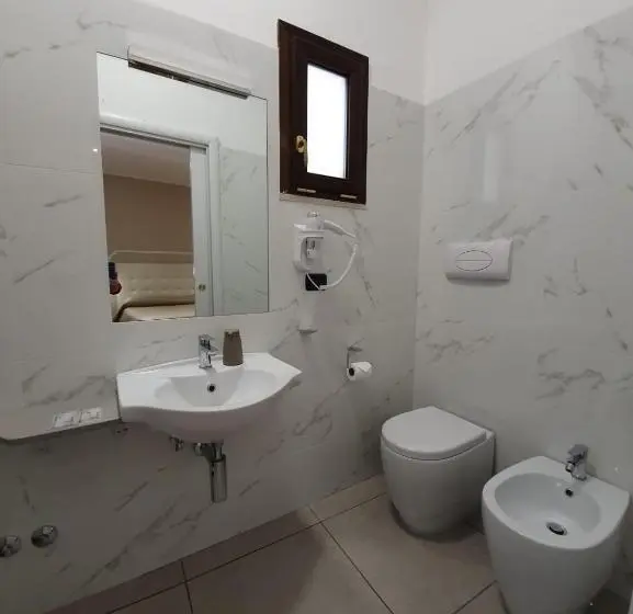 اتاق راحتی سه تخته, Guest House Piazza Carmine