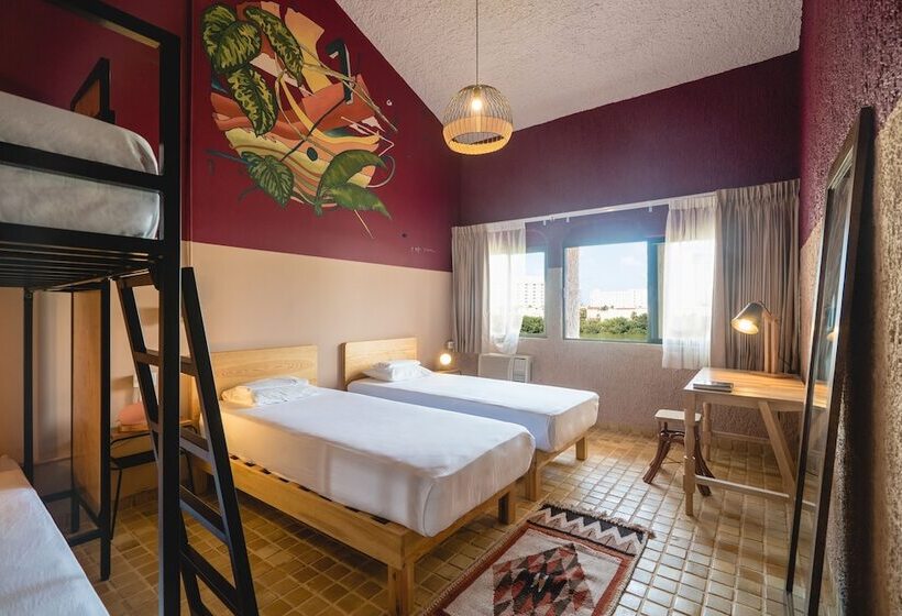 Кровать в Общей Комнате, Selina Cancun Laguna  Zone Hotelera