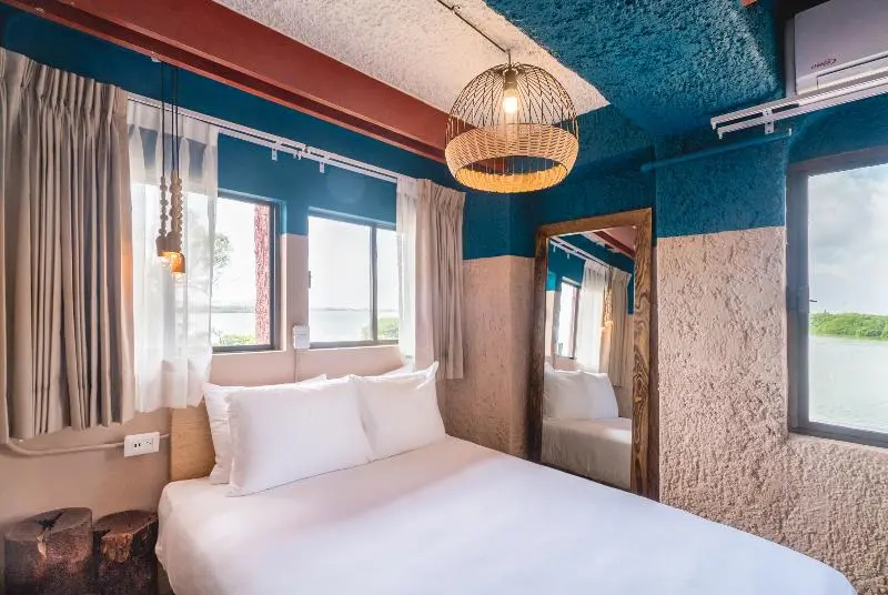 اتاق استاندارد با سرویس بهداشتی مشترک, Nílu Cancun Zona Hotelera by Selina