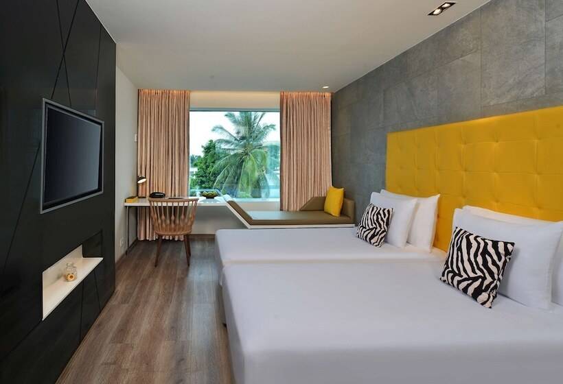 اتاق لوکس با چشمانداز دریاچه, Radisson Bengaluru City Center