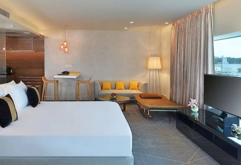 スイート, Radisson Bengaluru City Center