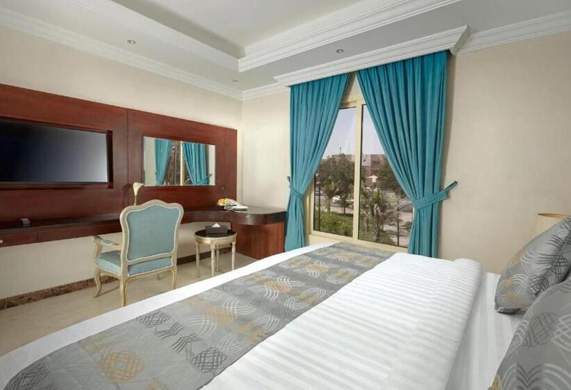 Номер Deluxe Кровать Кинг, Three Points Al Salama