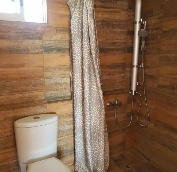 آپارتمان سوپریور 1 خوابه, Uka Mana