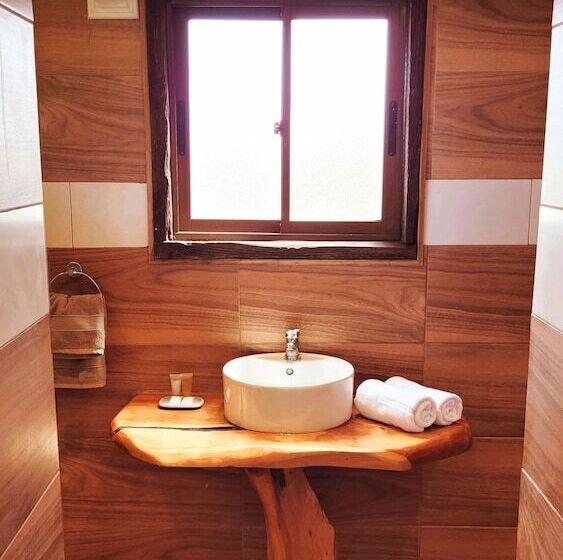 Студия Superior, Uka Mana