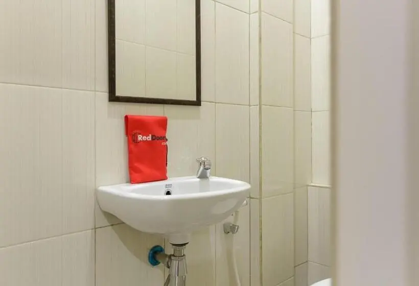 スタンダードルーム, Reddoorz Near Puri Indah Mall