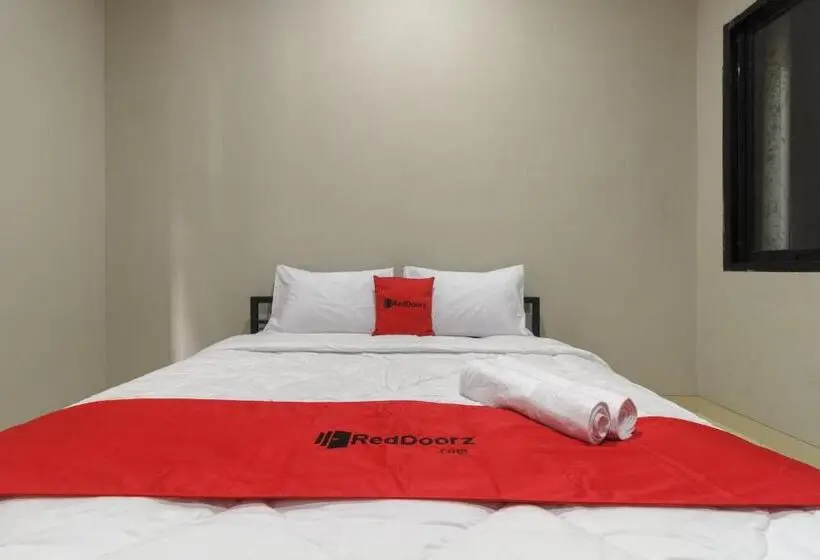 エコノミールーム, Reddoorz Near Puri Indah Mall