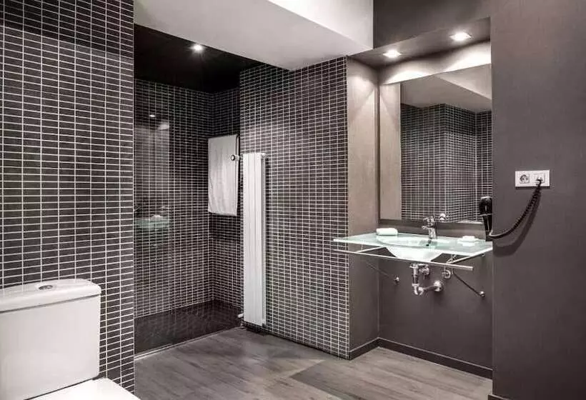 اتاق استاندارد یک نفره, B&b Hotel Vitoria General álava