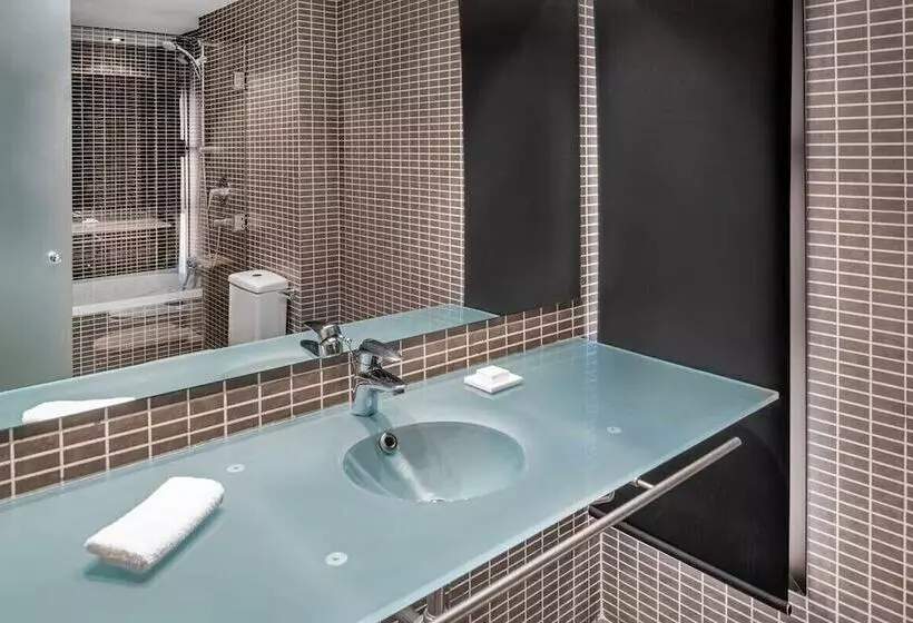 اتاق استاندارد یک نفره, B&b Hotel Vitoria General álava