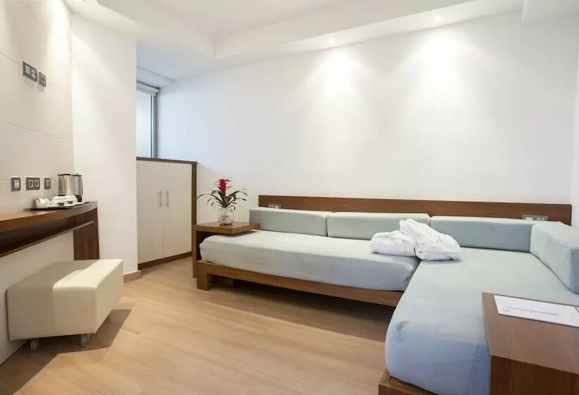 سوییت جونیور با چشمانداز دریا, Hipotels Cala Millor Park