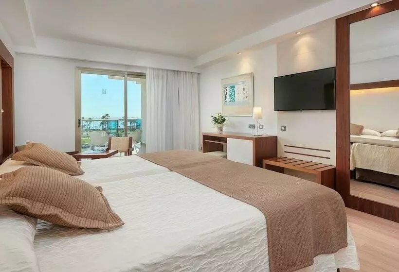 سوییت جونیور با چشمانداز دریا, Hipotels Cala Millor Park