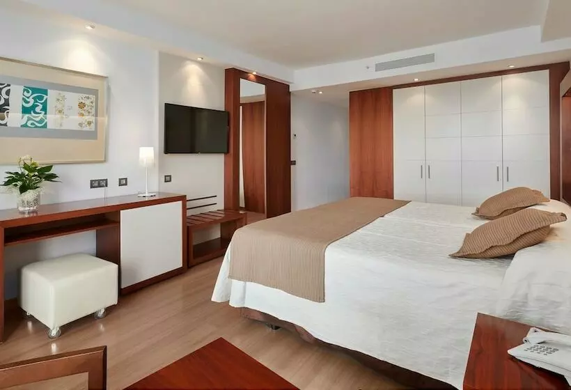 سوییت جونیور با چشمانداز دریا, Hipotels Cala Millor Park