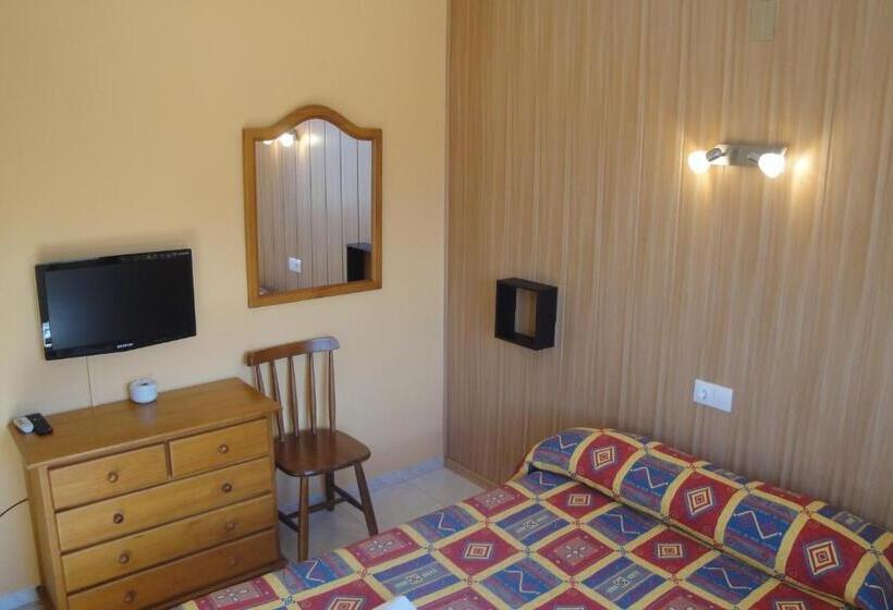スタンダードルーム, Hostal Cristina