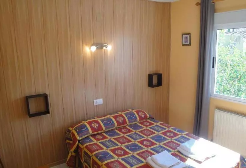 اتاق استاندارد, Hostal Cristina