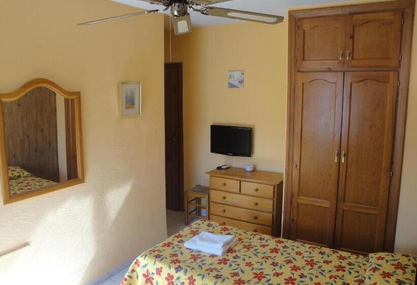 スタンダードルーム, Hostal Cristina