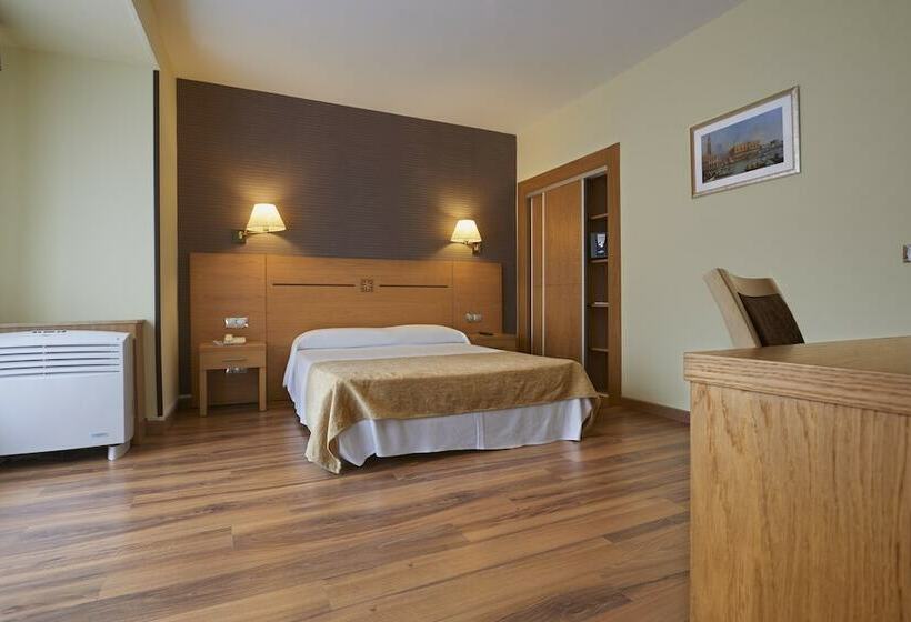 اتاق سوپریور, La Serrana, Antiguo 40 Nudos