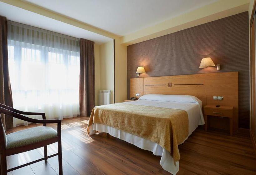 اتاق استاندارد سه نفره, La Serrana, Antiguo 40 Nudos