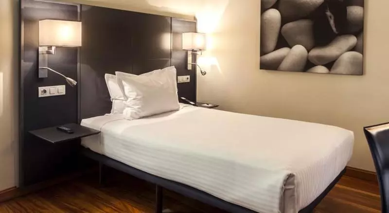 اتاق استاندارد یک نفره, B&b Hotel Vitoria General álava