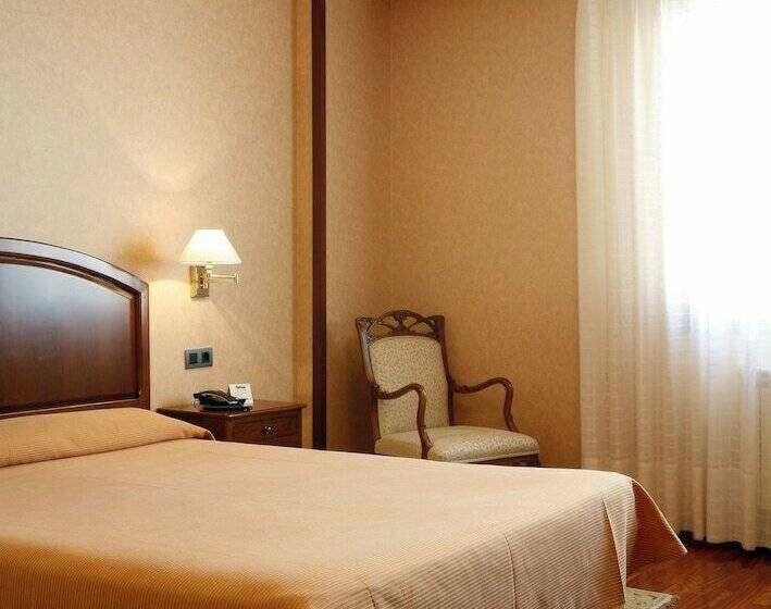 غرفة قياسية, Alcomar