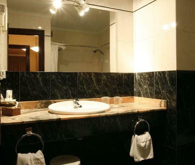 غرفة قياسية مطلّة علي البحر, Alcomar