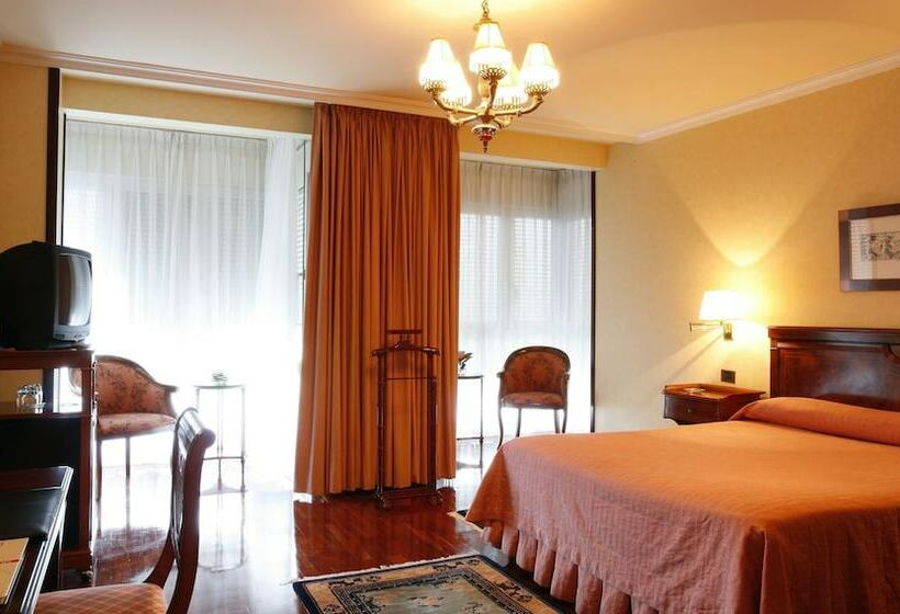 غرفة قياسية مطلّة علي البحر, Alcomar